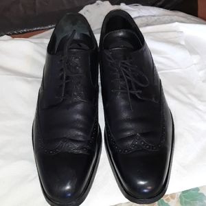 Men's ALL LEATHER WingTip BANANA REPUBLIC  Shoes!!